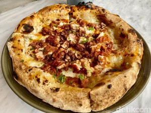 Plunge Pizza: Yummy! Pizza Artisan Topping Honey Butter di Jakarta Selatan
