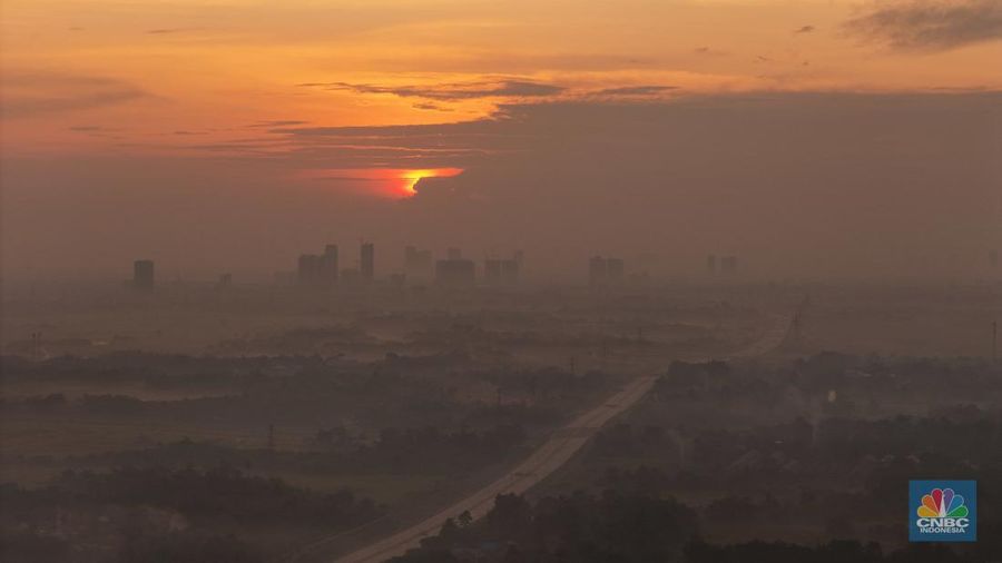 Suasana Pembangunan infrastruktur Jalan Tol Serpong - Balaraja yang merupakan bagian dari salah satu Proyek Strategis Nasional (PSN) tengah menjadi fokus penyelesaian Kementerian Pekerjaan Umum dan Perumahan Rakyat (PUPR) bersama Badan Usaha Jalan Tol (BUJT) PT Trans Bumi Serbaraja. (CNBC Indonesia/Muhammad Sabki)