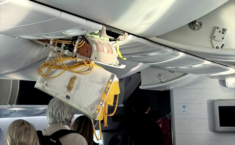 Pesawat Boeing 787-9 Dreamliner terlihat di Bandara Internasional Natal, di Sao Goncalo do Amarante, negara bagian Rio Grande do Norte, Brasil 1 Juli 2024. Pesawat Boeing 787-9 Dreamliner terlihat di Bandara Internasional Natal, di Sao Goncalo do Amarante, negara bagian Rio Grande do Norte, Brasil 1 Juli 2024. (REUTERS/Alexandre Lago)