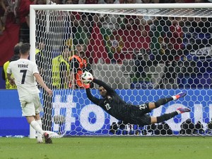 Portugal Vs Slovenia, Laga Terbaik Sepanjang Hidup Diogo Costa