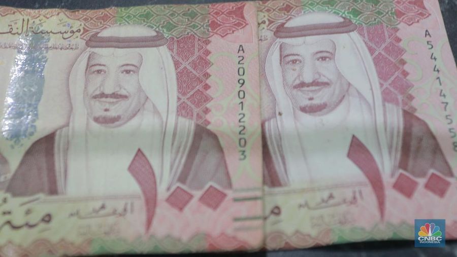 Mata uang Riyal. (CNBC Indonesia/Muhammad Sabki)