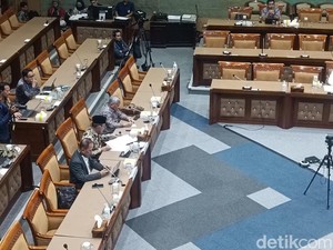 Komisi X DPR Juga Undang Anies Rapat Eks Mendikbud, tapi Absen karena di LN