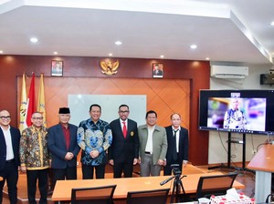 Bamsoet Ikut Jadi Penguji Sidang Tertutup Promosi Doktor Ahmad Sahroni