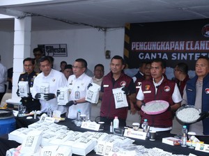 Bareskrim Bongkar Lab Rahasia Narkoba di Malang, 1,2 Ton Ganja Sinte Disita