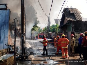 Identitas 5 Korban Tewas dalam Kebakaran Gudang di Jatiasih Bekasi