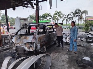 Detik-detik Korban Terjebak Dalam Mobil yang Terbakar di SPBU Dukuhseti Pati