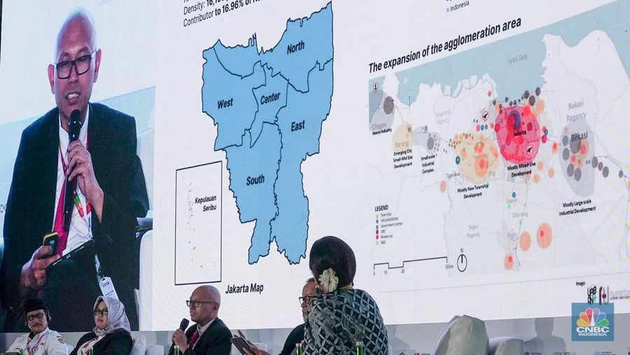 Kepala Pusat Riset dan Inovasi Daerah Bappeda Provinsi DKI Jakarta selaku Ketua Tim Pelaksana Tim Koordinasi Pelaksanaan Pencapaian Tujuan Pembangunan Berkelanjutan, Andhika Ajie. (CNBC Indonesia/Muhammad Sabki)
