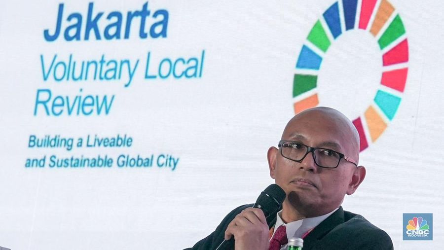 Kepala Pusat Riset dan Inovasi Daerah Bappeda Provinsi DKI Jakarta selaku Ketua Tim Pelaksana Tim Koordinasi Pelaksanaan Pencapaian Tujuan Pembangunan Berkelanjutan, Andhika Ajie. (CNBC Indonesia/Muhammad Sabki)