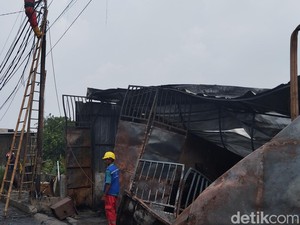 Puslabfor Dilibatkan Usut Penyebab Kebakaran Tewaskan 1 Keluarga di Bekasi