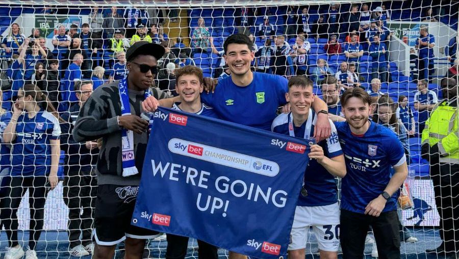 Pemain bertahan Timnas Indonesia, Elkan Baggott, telah resmi terdaftar dalam skuad Ipswich Town untuk musim Premier League 2024/2025. (Instagram @elkanbaggott)