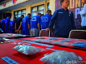 Polisi Bongkar Peredaran Narkoba di Sukabumi, 21 Orang Ditangkap!