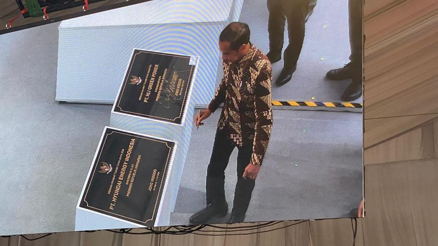Presiden Joko Widodo (Jokowi) dalam peresmian ekosistem baterai dan kendaraan listrik Korea Selatan di Indonesia, PT. Hyundai LG Indonesia (HLI) Green Power, Kabupaten Karawang, Provinsi Jawa Barat, 3 Juli 2024. (Dok: Biro Setpres RI)