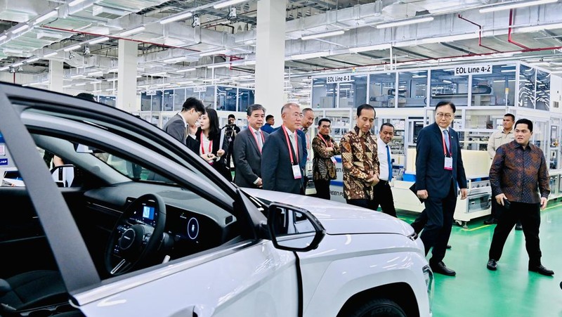 Presiden Joko Widodo (Jokowi) dalam peresmian ekosistem baterai dan kendaraan listrik Korea Selatan di Indonesia, PT. Hyundai LG Indonesia (HLI) Green Power, Kabupaten Karawang, Provinsi Jawa Barat, 3 Juli 2024. (Dok: Biro Setpres RI)