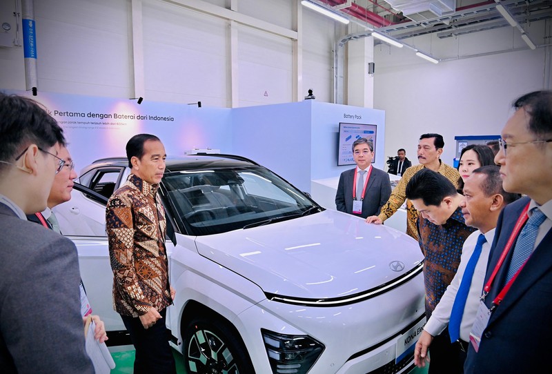 Presiden Joko Widodo (Jokowi) dalam peresmian ekosistem baterai dan kendaraan listrik Korea Selatan di Indonesia, PT. Hyundai LG Indonesia (HLI) Green Power, Kabupaten Karawang, Provinsi Jawa Barat, 3 Juli 2024. (Dok: Biro Setpres RI)