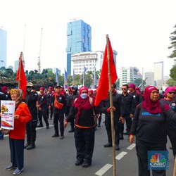 Buruh Mulai Demo di Patung Kuda, Jalan Medan Merdeka Barat Ditutup
