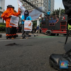 Penampakan Massa Buruh Demo Tuntut Cabut Aturan Impor di Kemendag