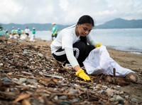 Ampuh! Tetangga RI Punya Program Sampah Laut Tukar Sekantong Beras