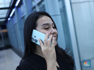 Pintu Starlink Langsung Nyambung ke HP Mulai Terbuka, Ini Kata Komdigi