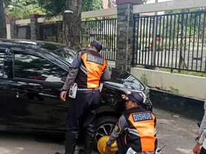 Lagi, Dishub Palembang Tertibkan Parkir Liar di Area Kantor Gubernur Sumsel