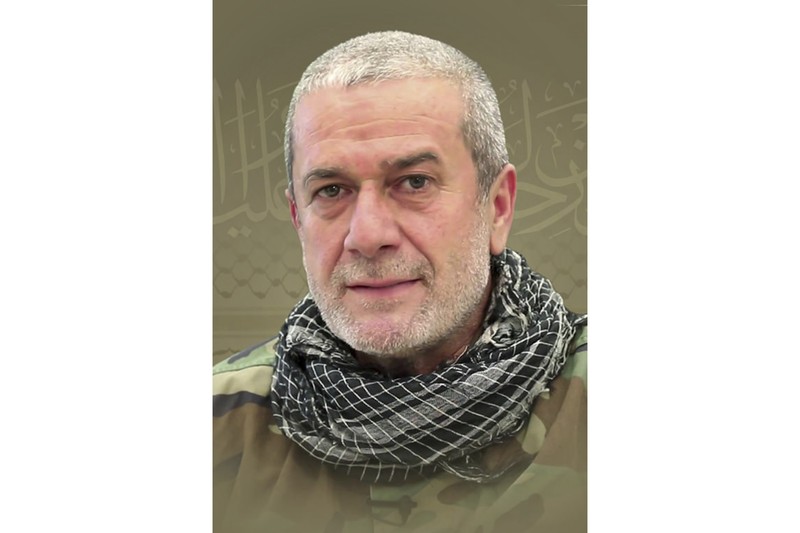 Sebuah video pendek dari Reuters menunjukkan mobil terbakar yang dikatakan milik Mohammed Nasser, salah satu komandan utama Hizbullah, di dekat Tyre, Lebanon selatan pada Rabu (3 Juli). Israel mengatakan telah menyerang dan menghancurkannya. (Tangkapan Layar Video Reuters)