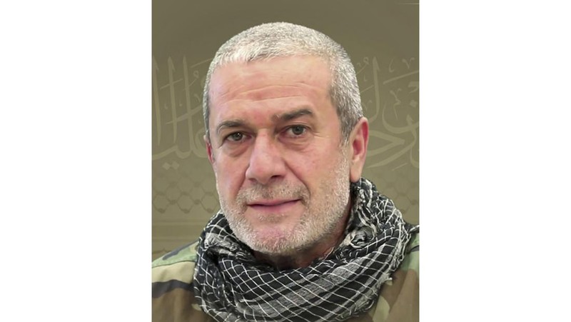 Sebuah video pendek dari Reuters menunjukkan mobil terbakar yang dikatakan milik Mohammed Nasser, salah satu komandan utama Hizbullah, di dekat Tyre, Lebanon selatan pada Rabu (3 Juli). Israel mengatakan telah menyerang dan menghancurkannya. (Tangkapan Layar Video Reuters)
