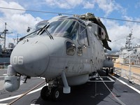 Helikopter di atas kapal ITS Montecuccoli Italia selama latihan militer Lingkar Pasifik (RIMPAC) di Pangkalan Gabungan Pearl Harbor-Hickam, Hawaii, AS 3 Juli 2024. (REUTERS/Marco Garcia)