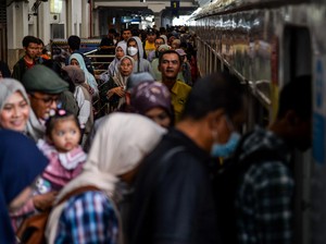 Wow! Sebanyak Ini Nih Jumlah Orang yang Naik Kereta dari Jakarta