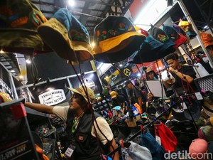 Anomali Wisata Naik Gunung, Tren Naik tapi Omzet Toko Outdoor Belum Balik