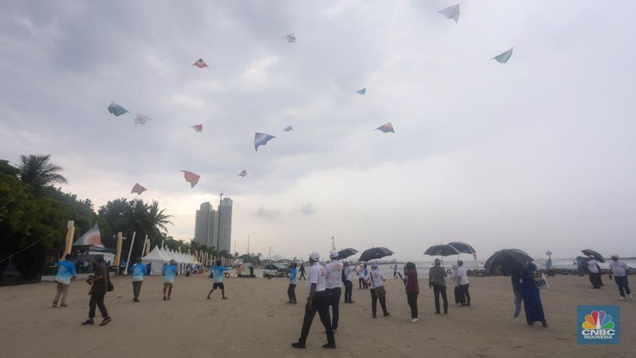 Sejumlah delegasi dan tamu undangan International Mayors Forum (IMF) 2024 melakukan kunjungan ke Ancol Taman Impian, Jakarta, Kamis (4/7/2024). (CNBC Indonesia/Faisal Rahman)