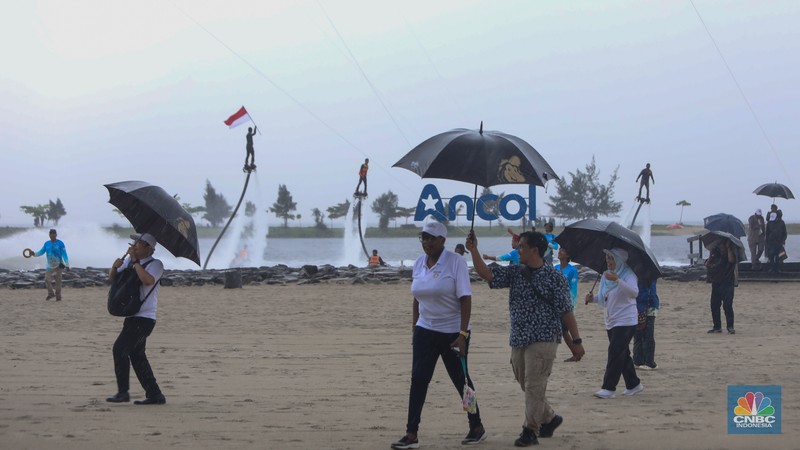 Sejumlah delegasi dan tamu undangan International Mayors Forum (IMF) 2024 melakukan kunjungan ke Ancol Taman Impian, Jakarta, Kamis (4/7/2024). (CNBC Indonesia/Faisal Rahman)