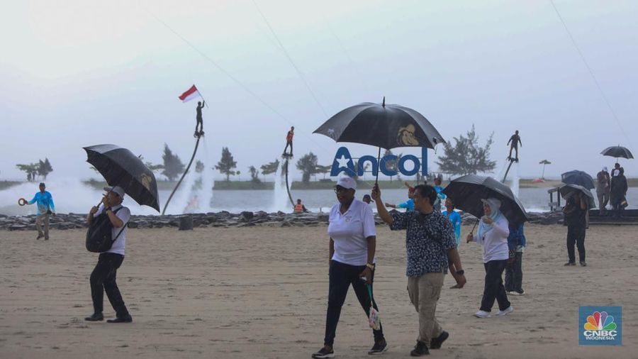 Sejumlah delegasi dan tamu undangan International Mayors Forum (IMF) 2024 melakukan kunjungan ke Ancol Taman Impian, Jakarta, Kamis (4/7/2024). (CNBC Indonesia/Faisal Rahman)