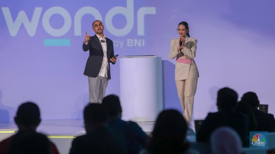 Direktur Utama BNI, Royke Tumilaar saat acara peluncuran aplikasi wondr by BNI di Menara BNI, Jakarta, Jumat (5/7/2024). (CNBC Indonesia/Faisal Rahman)