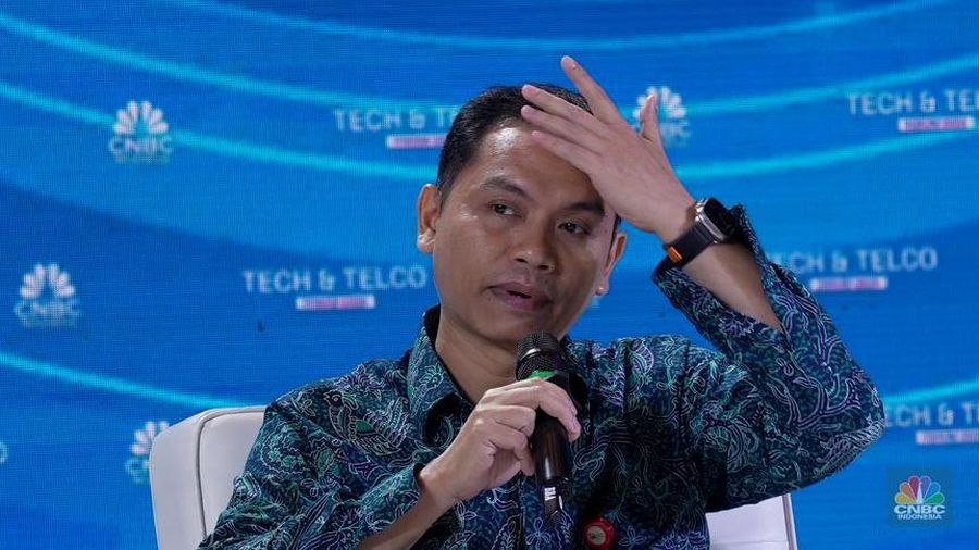 Deputi Direktur pada Direktorat Pengembangan Perbaikan, Departemen Pengaturan dan Pengembangan Perbankan OJK, M. Zulkifli Salim dalam Tech & Telco Forum 2024 di Menara Bank Mega, Jakarta, Jumat (5/7/2024). (CNBC Indonesia/Muhammad Sabki)