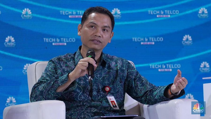 Deputi Direktur pada Direktorat Pengembangan Perbaikan, Departemen Pengaturan dan Pengembangan Perbankan OJK, M. Zulkifli Salim dalam Tech & Telco Forum 2024 di Menara Bank Mega, Jakarta, Jumat (5/7/2024). (CNBC Indonesia/Muhammad Sabki)