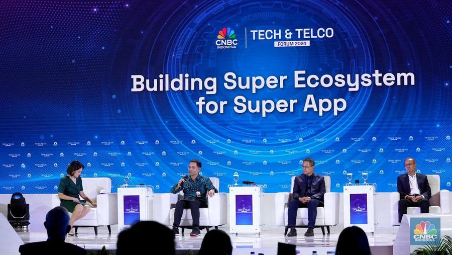 Deputi Direktur pada Direktorat Pengembangan Perbaikan, Departemen Pengaturan dan Pengembangan Perbankan OJK, M. Zulkifli Salim dalam Tech & Telco Forum 2024 di Menara Bank Mega, Jakarta, Jumat (5/7/2024). (CNBC Indonesia/Muhammad Sabki)