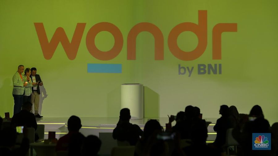 Direktur Utama BNI, Royke Tumilaar saat acara peluncuran aplikasi wondr by BNI di Menara BNI, Jakarta, Jumat (5/7/2024). (CNBC Indonesia/Faisal Rahman)