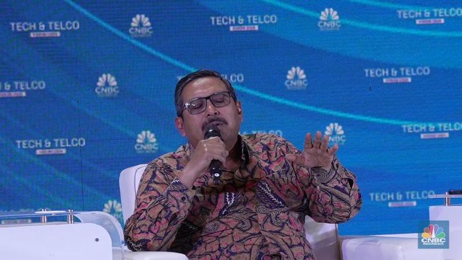 Dirjen Sumber Daya dan Perangkat Pos dan Informatika Kominfo, Ismail MT dalam Tech & Telco Forum 2024 di Menara Bank Mega, Jakarta, Jumat (5/7/2024). (CNBC Indonesia/Muhammad Sabki)