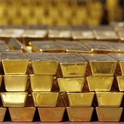 Pemilik Emas Full Senyum! Lima Hari Harga Nanjak Terus