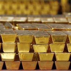 Harga Emas Turun 4 Hari Beruntun, Sinyal Bahaya untuk Investor?