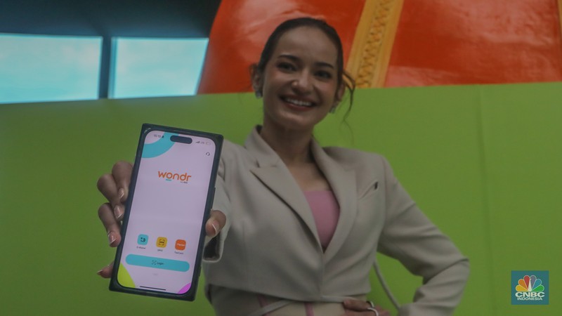 Direktur Utama BNI, Royke Tumilaar saat acara peluncuran aplikasi wondr by BNI di Menara BNI, Jakarta, Jumat (5/7/2024). (CNBC Indonesia/Faisal Rahman)