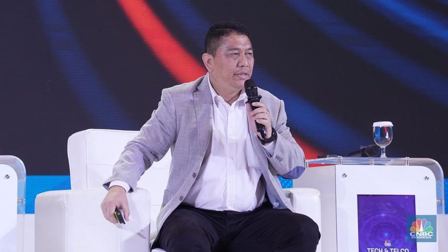 Ketua Umum APJATEL, Jerry Mangasas dalam Tech & Telco Forum 2024 di Menara Bank Mega, Jakarta, Jumat (5/7/2024). (CNBC Indonesia/Muhammad Sabki)