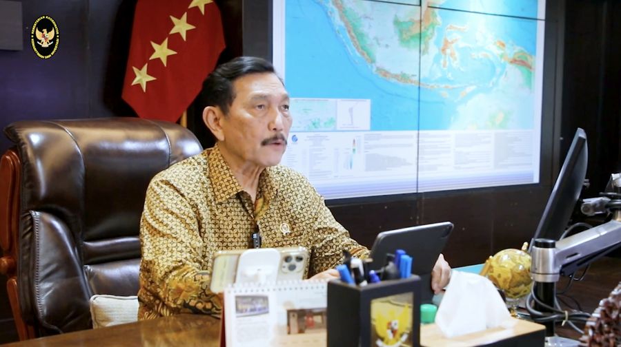 Menko Marves Luhut Binsar Pandjaitan menjelaskan rencana perlindungan industri dalam negeri. (Dok. Kemenko Marves)