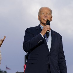 Tampil Kacau saat Debat Capres, Joe Biden Ngeles Kecapean