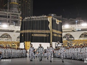Tahun Baru Islam 1 Muharram, Kiswah Kabah Baru Telah Terpasang
