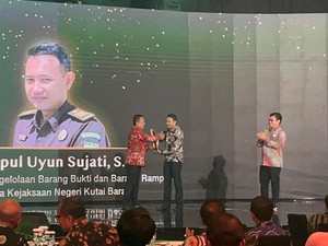 Saepul Uyun Sujati Raih Penghargaan Jaksa Inovatif Adhyaksa Awards 2024