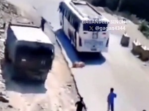Detik-detik Rombongan Peziarah Loncat dari Bus yang Rem Blong