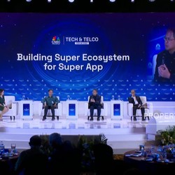 Video: Tantangan & Peluang Layanan Super Apps Perbankan di RI