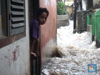 Hujan Deras Sejak Pagi, Wilayah Jakarta Ini Banjir karena Luapan Kali