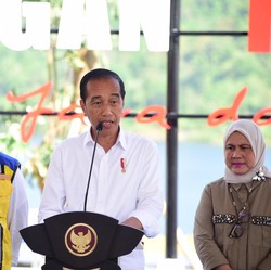 Presiden Joko Widodo Resmikan Bendungan Pamukkulu