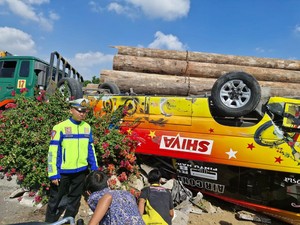 Penyebab Kecelakaan Maut Tol Kebomas Elf Vs Truk Trailer Tewaskan 2 Orang